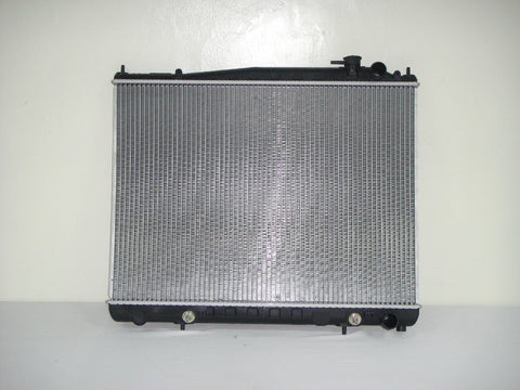 For Nissan Pathfinder 3.3L V6 1996 97 98 99 2000 AT 2ROw/ Infiniti QX4 3.3L V6 1997 98 99 2000 TO 1/ 2000 Radiator 214600W517 NI3010119