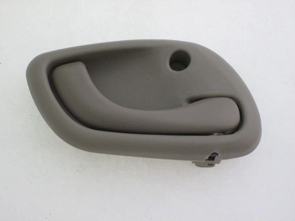For Suzuki Grand Vitara 2003 04 2005 IN Door Handle Passenger Side (Beige) 8311076G00R8H SZ1353103