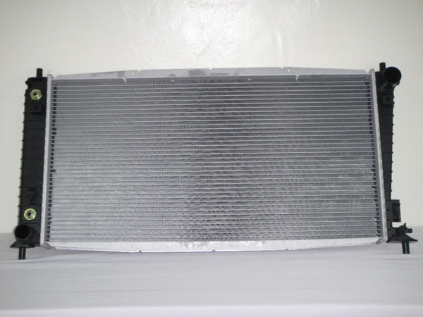 For Ford F-Series 4.2/ 4.6/ 5.4 L V6/ V8 1999 00 01 02 03 2004 1"CORE w/ 3/ 8" INV.Fog Light FITTINGS Radiator XL3Z8005DA FO3010153