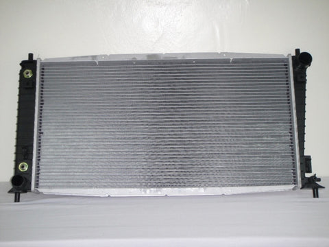 For Ford F-Series 4.2/ 4.6/ 5.4 L V6/ V8 1999 00 01 02 03 2004 1"CORE w/ 3/ 8" INV.Fog Light FITTINGS Radiator XL3Z8005DA FO3010153