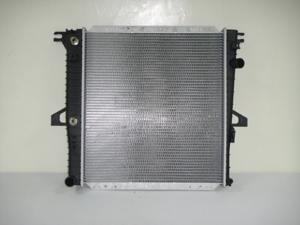 For Ford Ranger 2.43L L4 2001-2010 AT Radiator 6L5Z 8005 AA FO3010244