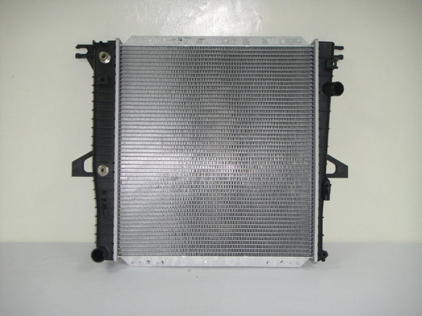 For Ford Ranger 2.43L L4 2001-2010 AT Radiator 6L5Z 8005 AA FO3010244
