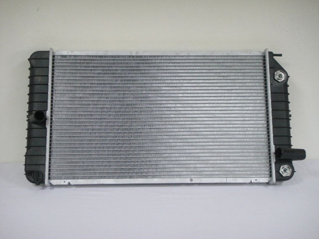 For Chevrolet Berettata / Pontiac Grand Am/ Buick SKYLARK/ 2.2/ 2.3L L4 / 3.1L V6 1994 1995 Mitsubishi/ Chevrolet COSIC 2.2L L4 1994 1995 Mitsubishi Radiator 52458322 GM3010141