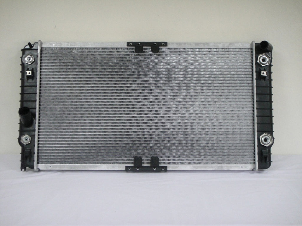 For Oldsmobile Aurora 4.0L V8 1995 1996 Radiator 52497512 GM3010205