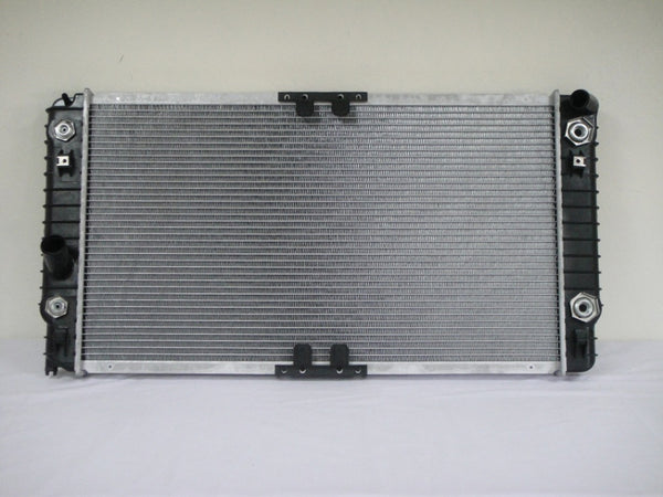 For Oldsmobile Aurora 4.0L V8 1995 1996 Radiator 52497512 GM3010205