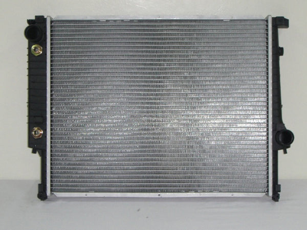 For BMW 325 2.5L L6 88- 1991 AT Radiator 17112241912 BM3010151