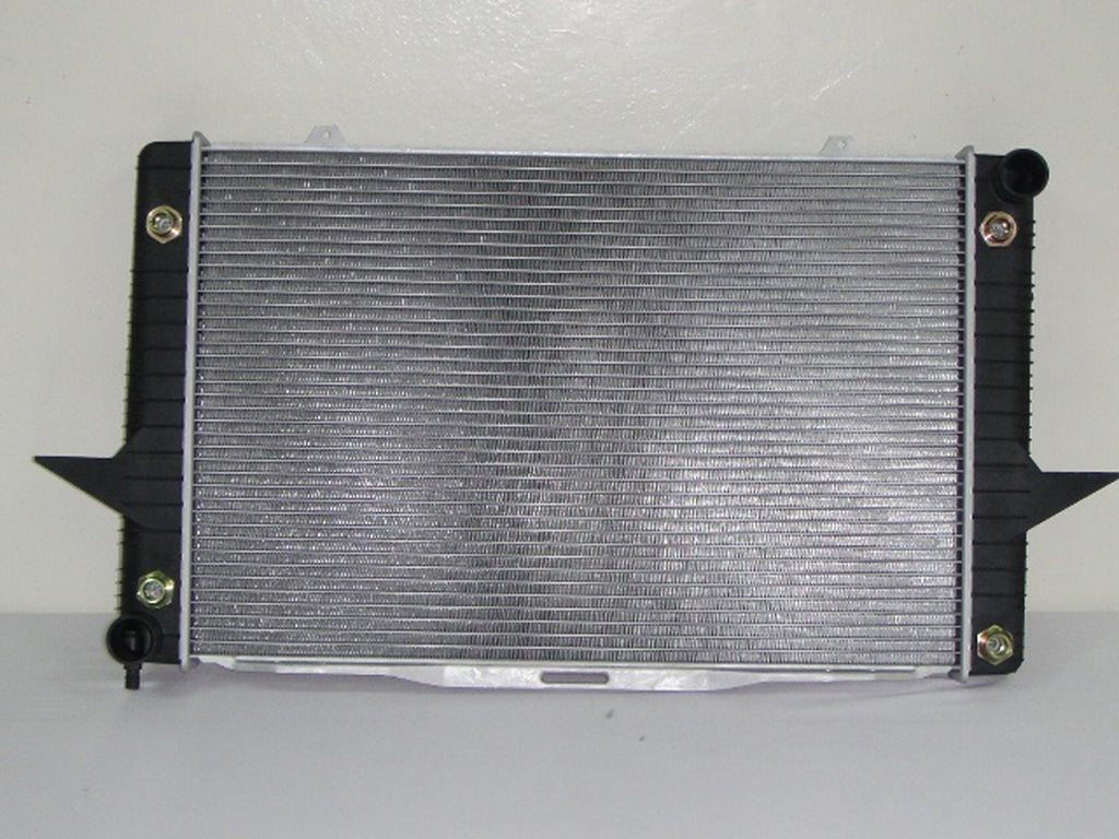 For Volvo 850 2.4L L5 1993-1997/ S70 2.4L L5 98/ C70 2.3/ 2.4/ 2.5L L5 1998-2006/ V70 2.3/ 2.4/ 2.5L L5 98,2001-2007 (AT w/ Turbo) Radiator 86037702 VO3010103