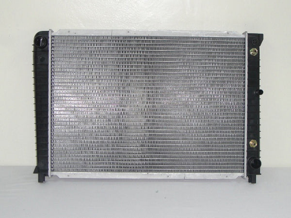 For Volvo 940 2.3L L4 1992 93 94 1995 w/o Turbo 2ROw/ S90/ V90 2.9L L6 1998 w/o Turbo 2ROW Radiator 8603906-2 VO3010114