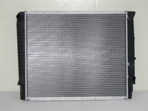 For Volvo 960 2.9L L6 1992 93 94 95 96 1997 Radiator 86039070 VO3010122